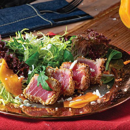 Теплый салат с тунцом 