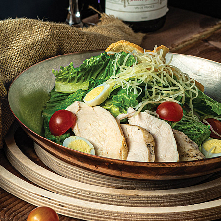 Американский салат «Цезарь» с курицей